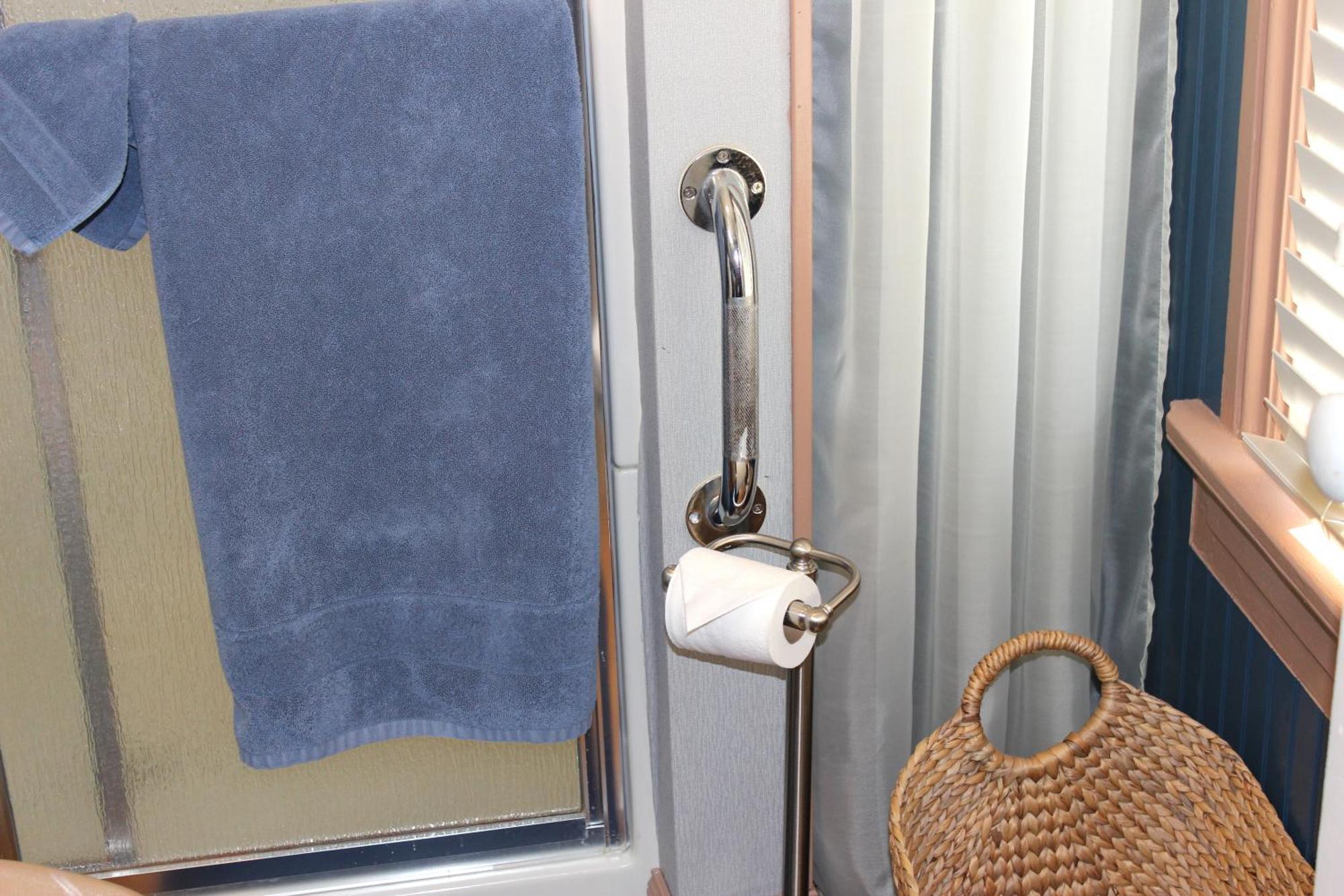 Carriage Stop Bed & Breakfast 2*