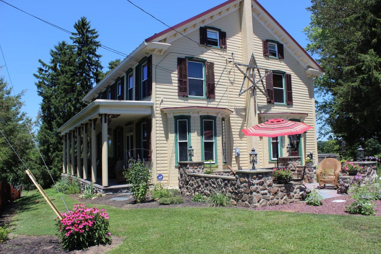 Bed & Breakfast Carriage Stop 2*